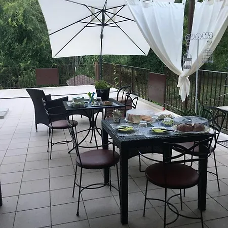 Couette-café La Voliera 3*